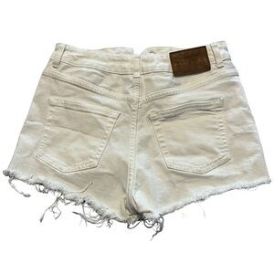 trendy Topshop jean shorts in size 4 White Jean